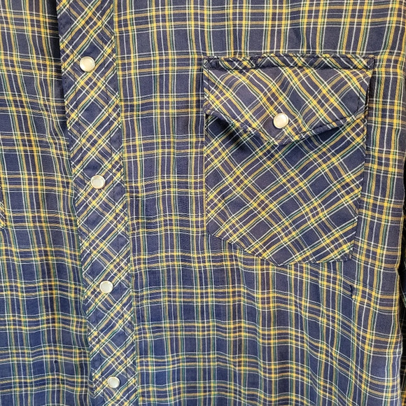 Vintage Wrangler Short Sleeve Plaid Western Fit Pearl Snap Button Shirt - Picture 3 of 4